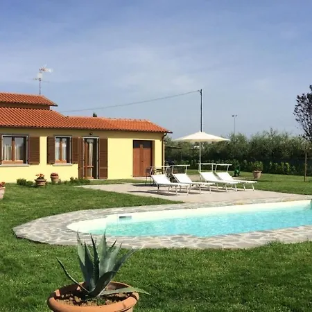 Barullo-centoia Sleeps 6 Pool Air Con Wifi