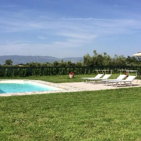 Barullo-centoia Sleeps 6 Pool Air Con Wifi